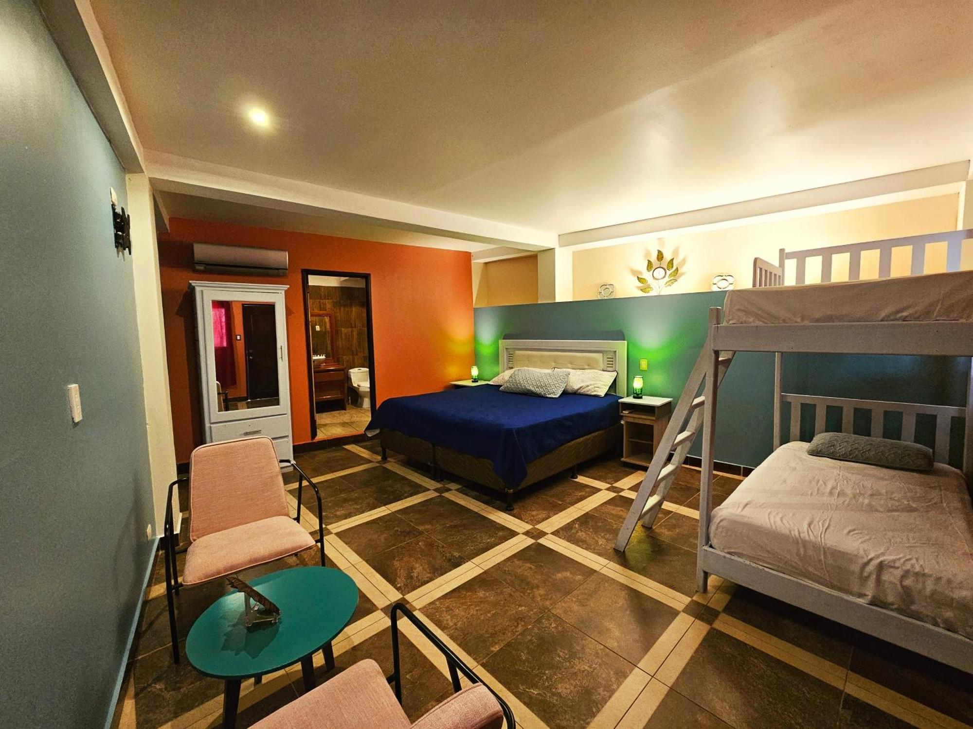 Hotel Luciernagas *